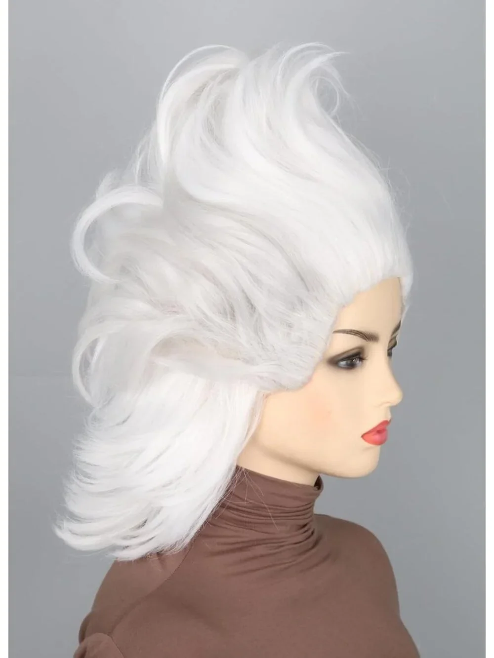 Women's White Short Cosplay Halloween Costume Wig With Necklace Earrings